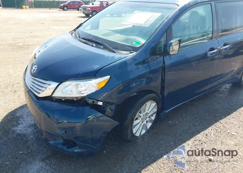 2012 Toyota Sienna Limited 7 Passenger z USA, uszkodzony, nr VIN 5TDDK3DC8CS036344